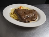 Tallarin Huancaina Bistec